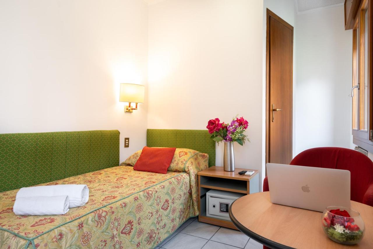 Camelia Rooms Venice Guesthouse Mestre Exterior foto