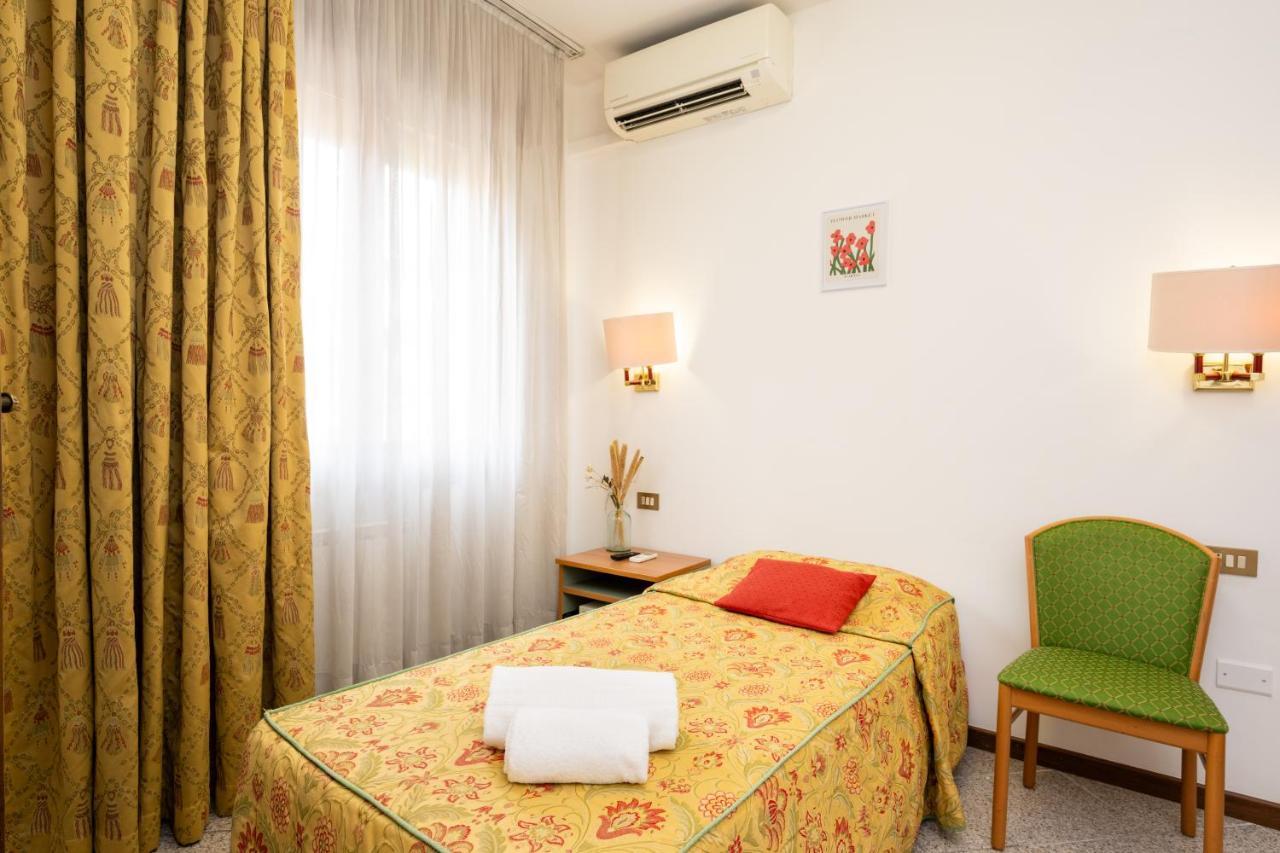 Camelia Rooms Venice Guesthouse Mestre Exterior foto