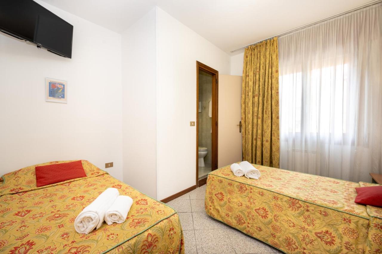 Camelia Rooms Venice Guesthouse Mestre Exterior foto