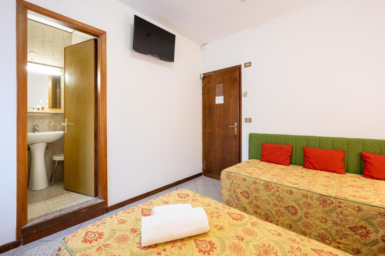 Camelia Rooms Venice Guesthouse Mestre Exterior foto