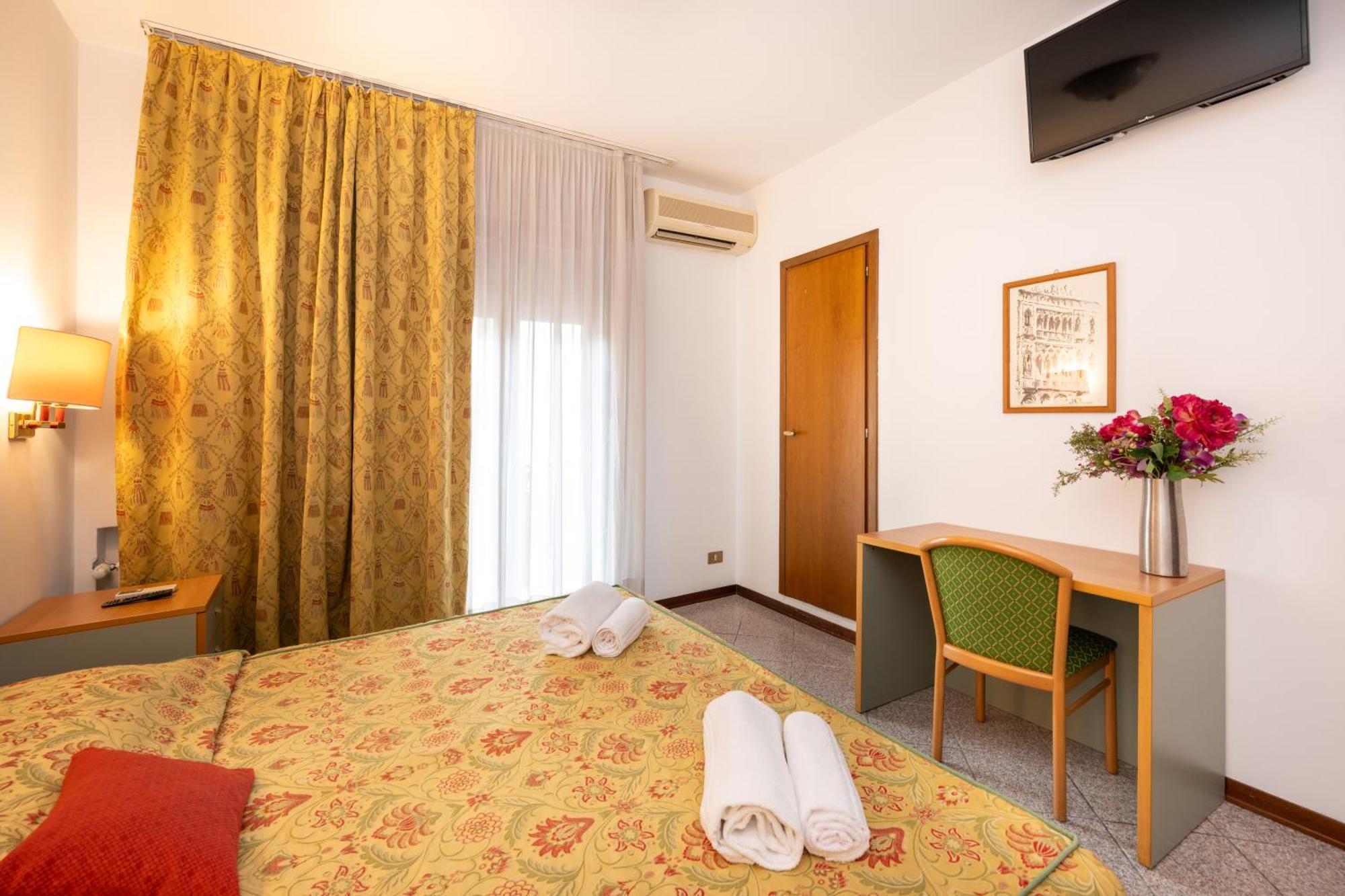 Camelia Rooms Venice Guesthouse Mestre Exterior foto
